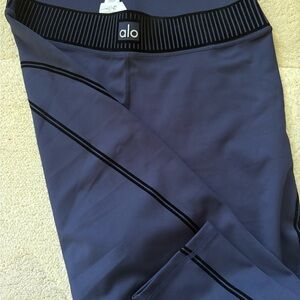 ALO Yoga Women's Blue Leggings